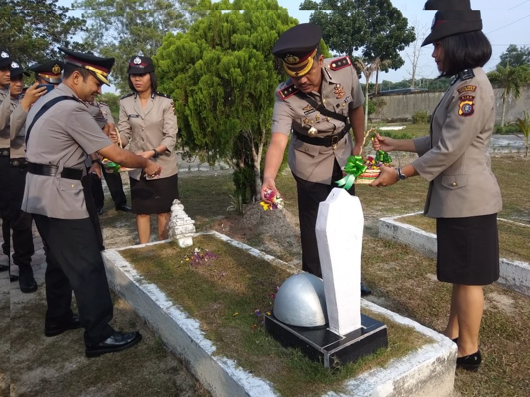 Kapolres Dumai Pimpin Upacara Ziara Makam